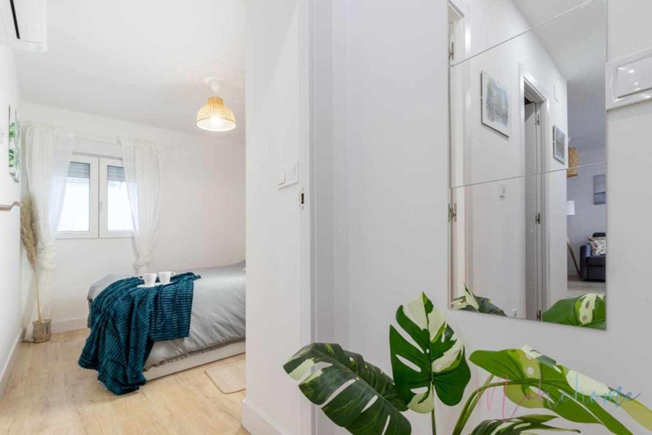 Apartamento 2 en Estadio del Sevilla, 3 habitaciones y metro Exterior foto