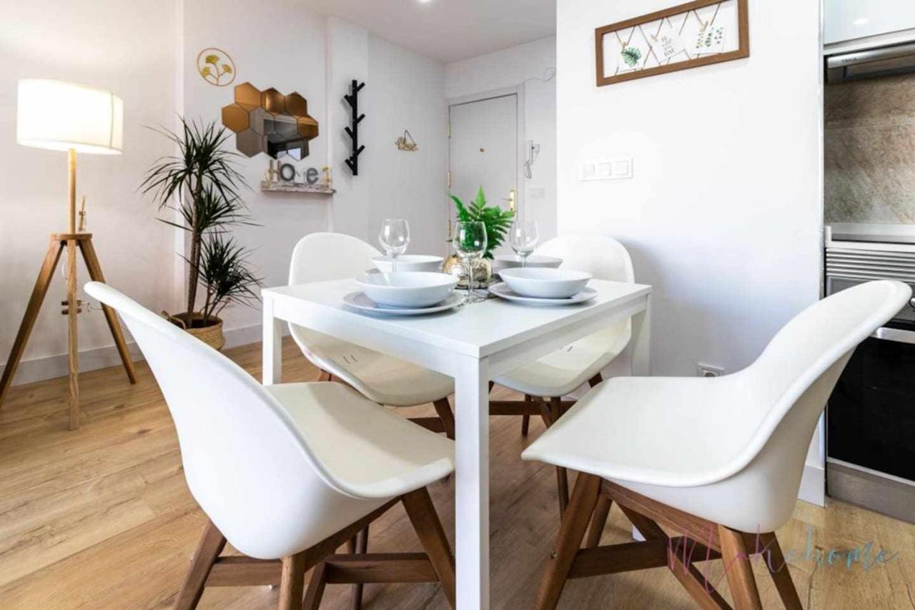 Apartamento 2 en Estadio del Sevilla, 3 habitaciones y metro Exterior foto